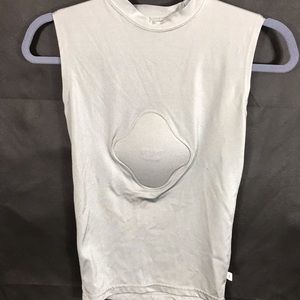 YM sleeveless Heart guard shirt